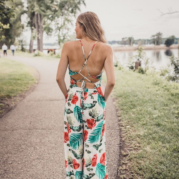 Floral Wide Leg Backless White red Jumpsuit romper - Picture 3 of 8